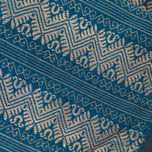 Load image into Gallery viewer, Guatemalan Hand Looked Table Runner 6’ -TEX0012
