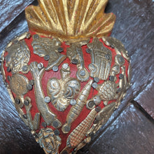 Load image into Gallery viewer, Milagro Heart Crown
